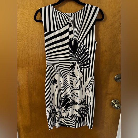 Cache dress - Picture 3 of 3